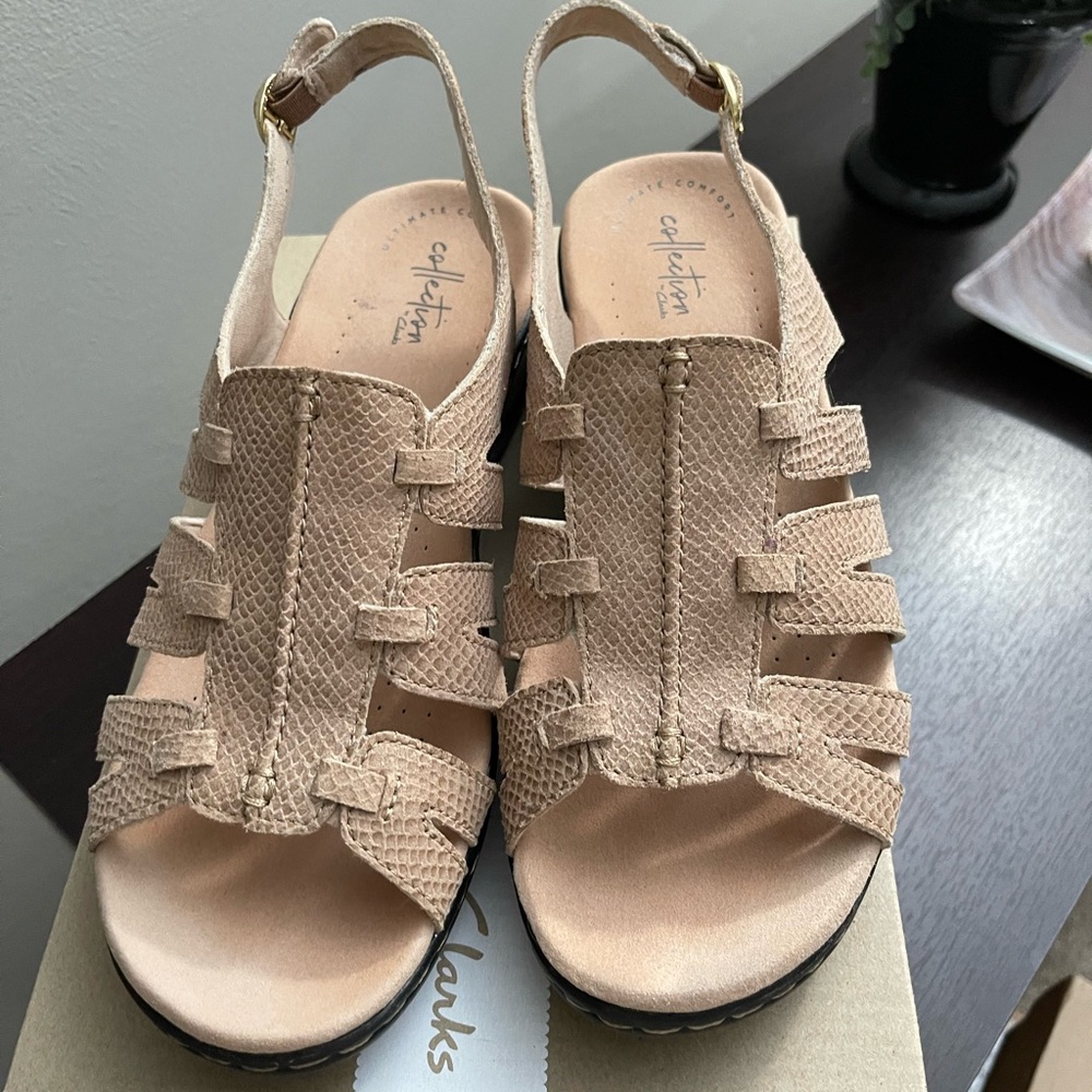 Clarks Lexi Marigold leather sandals, sand, 8-1/2 wide